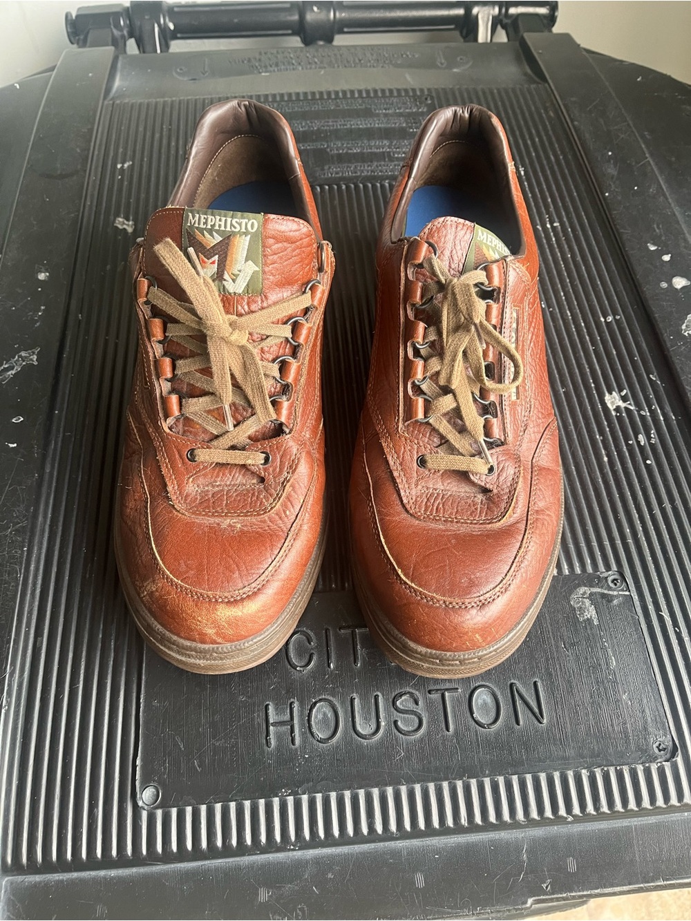 Mephisto Men’s Tan/Brown Leather Lace-Up Sneakers